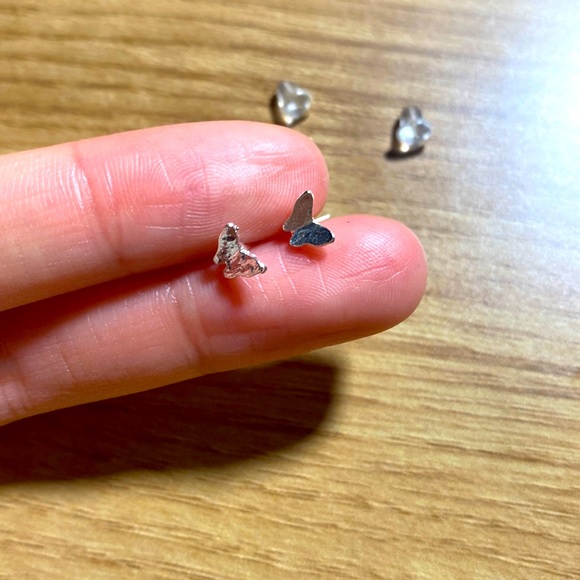 Silver butterfly studs - Picture 1 of 4